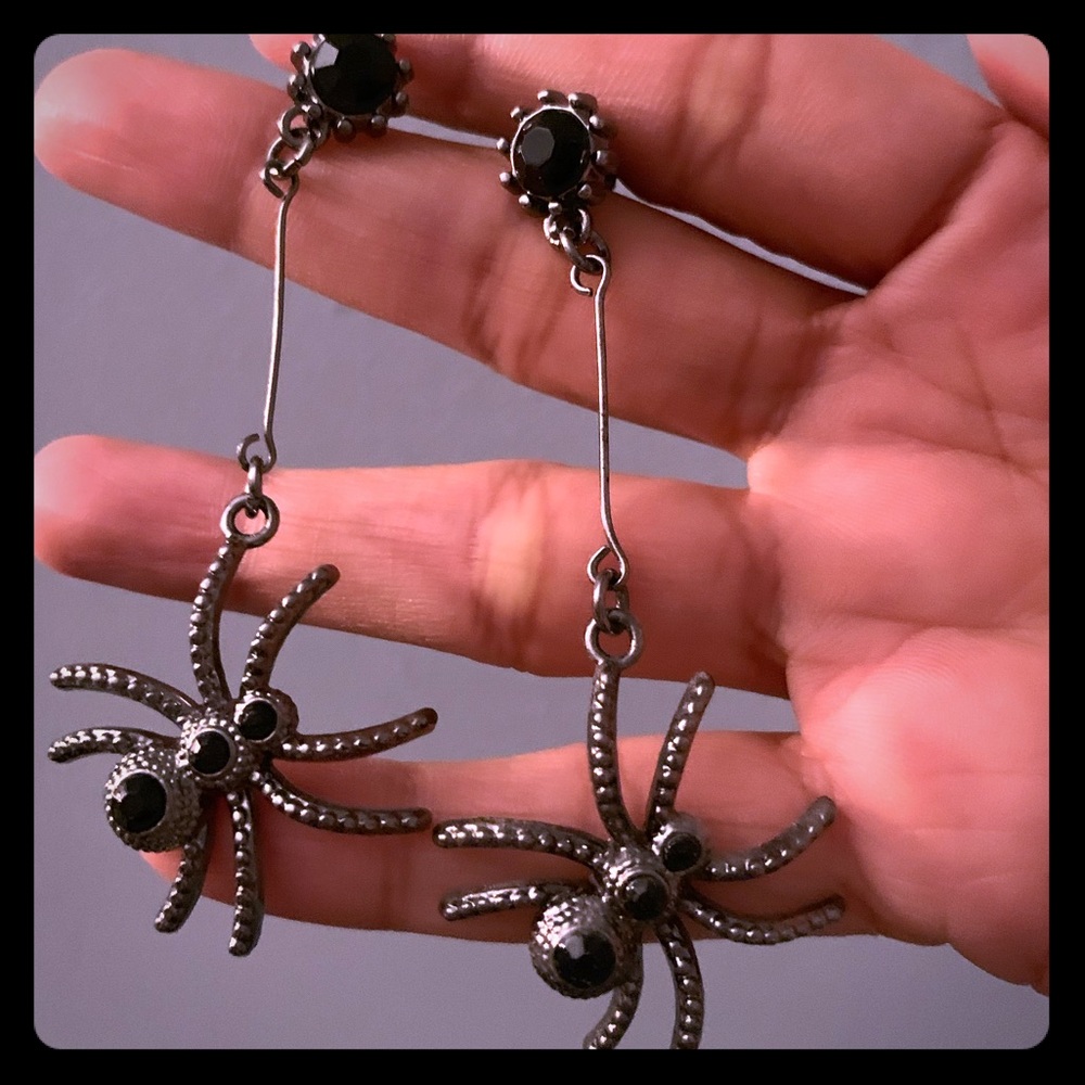 Halloween spider earrings.